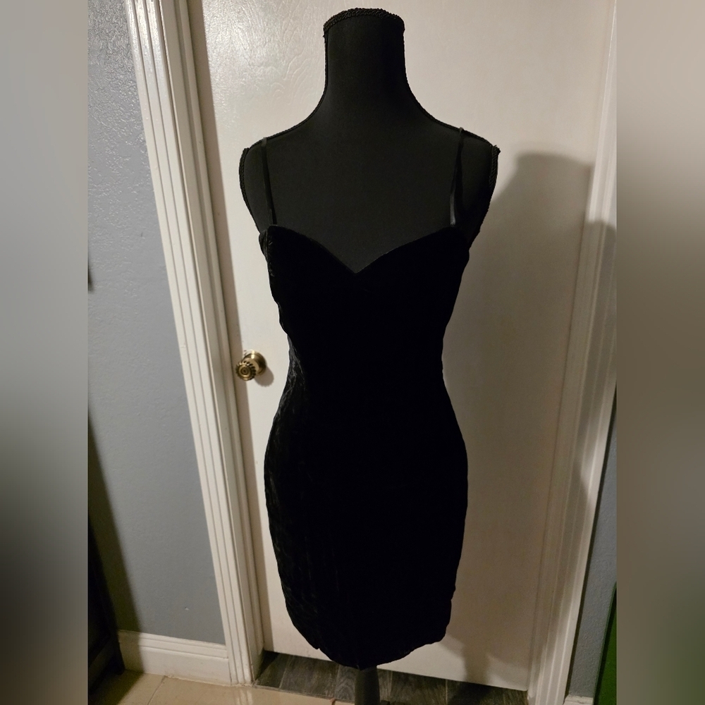 The Limited Black Velvet Dress Size 8 - Picture 1 of 4